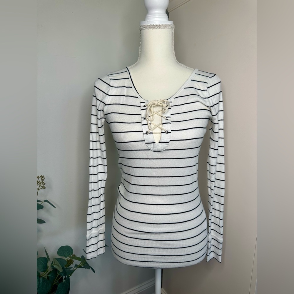Abercrombie & Fitch Lace Up Striped Ribbed Top White Black Long Sleeve Small